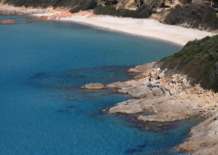 Romantic Retreat In Ferienhaus Cargèse